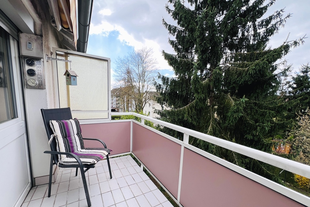 Thumbnail-Frankfurt-Nied: Gut geschnittene 3-Zimmer-Wohnung mit Balkon!