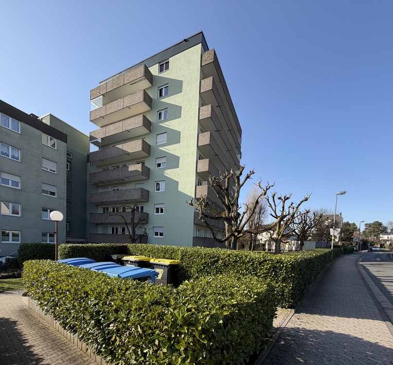 Thumbnail-Kronberg: Große 4-Zimmer-Eigentumswohnung in Feldrandlage