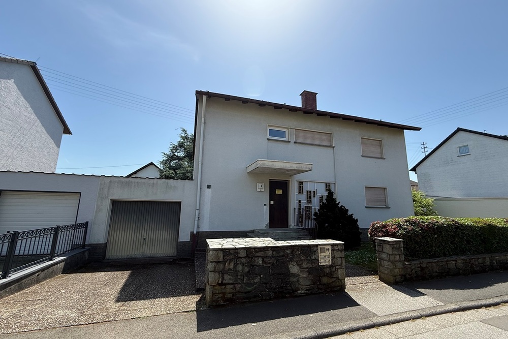 Thumbnail-Hofheim-Diedenbergen: 2 Generationen- oder XXL-Haus in toller Ruhelage