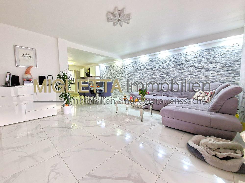 Thumbnail-Solides Reihenhaus mit Garten und Garage