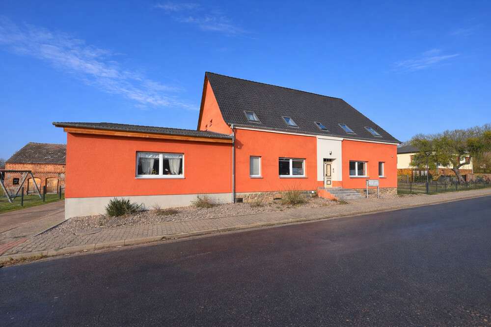 Thumbnail-Haus zum Kaufen in Parsteinsee 419.000,00 € 345 m²
