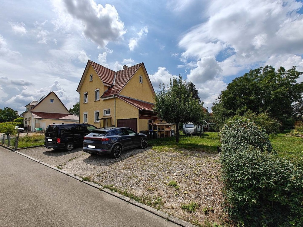 Thumbnail-Vermietetes Einfamilienhaus in Degerschlacht mit 1.103 m² Grundstück