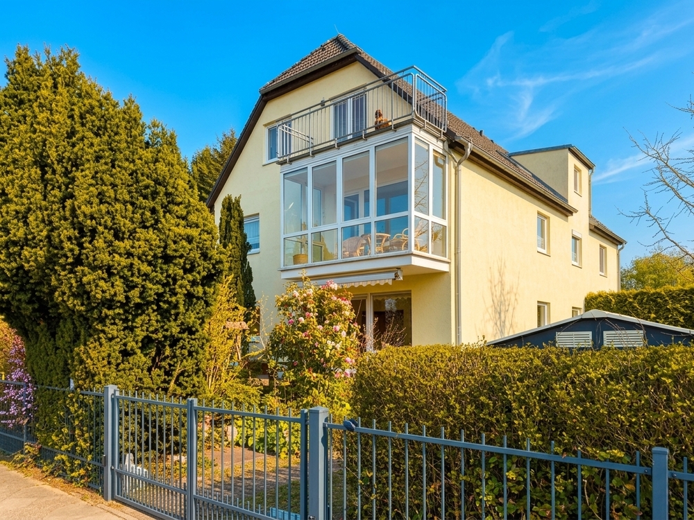 Thumbnail-Fast wie im Einfamilienhaus: sonnige Wohnung mit eigenem Garten in U-Bahnnähe
