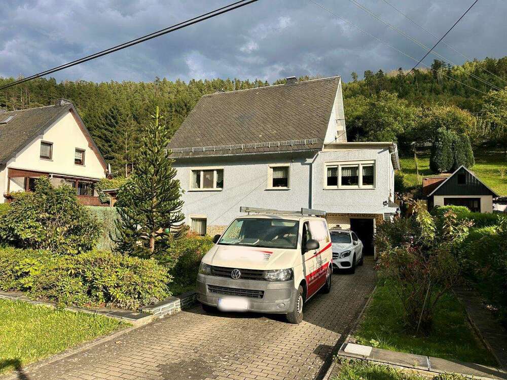 Thumbnail-Gepflegtes Einfamilienhaus mit schönen Grundstück, PV-Anlage und Kamin