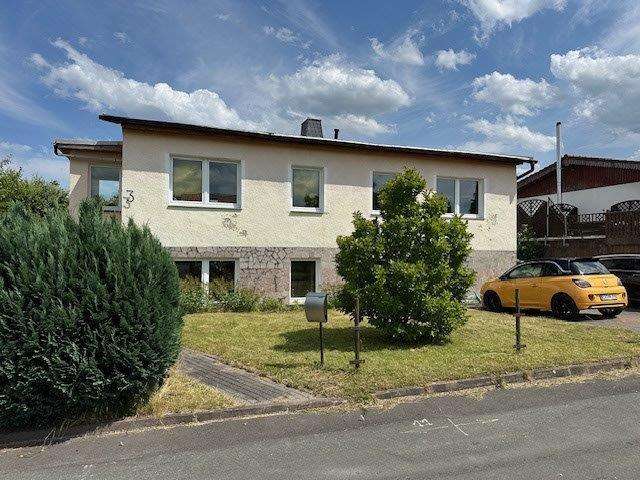 Thumbnail-Wohnen auf einer Ebene - Großer sanierungbedürftiger Bungalow mit viel Potenzial