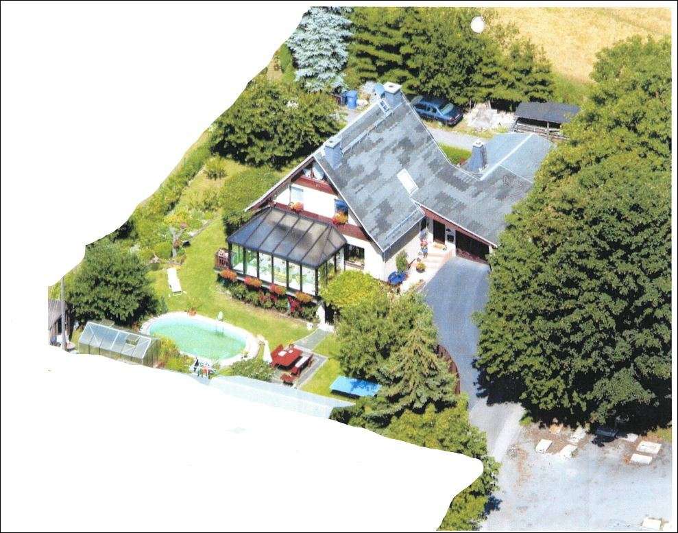 Thumbnail-Schönes Einfamilienhaus mit Wintergarten, Salzwasserpool, Blockheizkraftwerk usw.