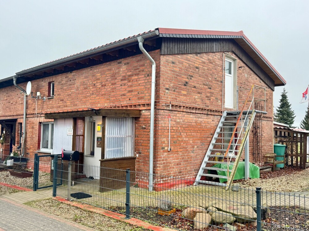 Thumbnail-HORN IMMOBILIEN ++ Reihenendhaus mit Carport und Grundstück, ruhige Lage