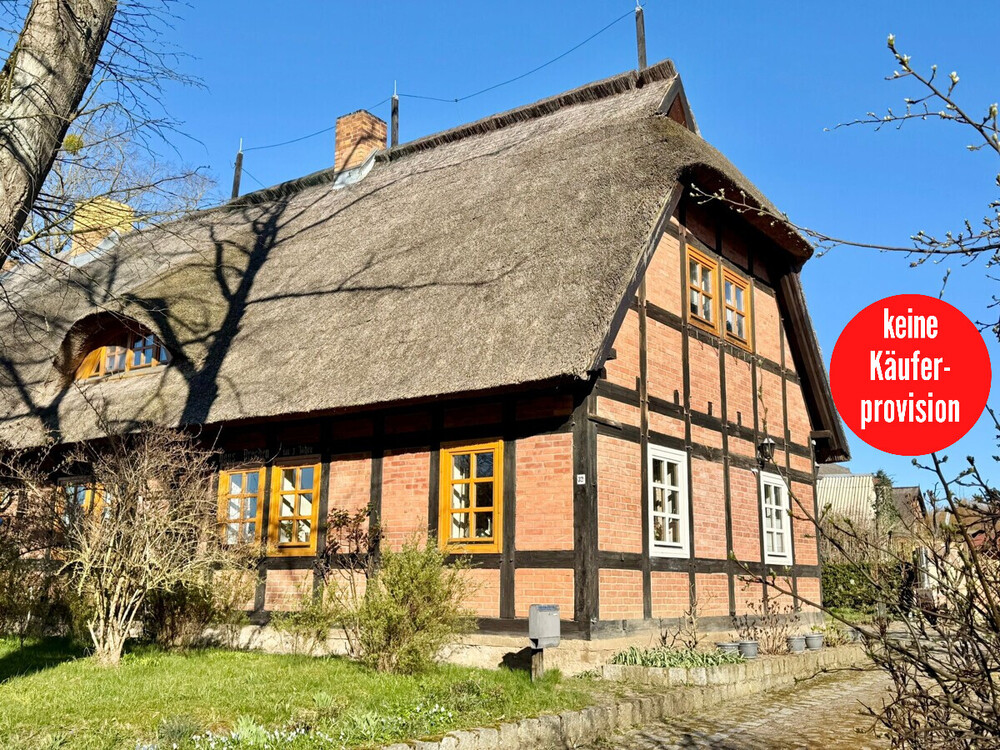 Thumbnail-HORN IMMOBILIEN ++ tolles Reetdach-Fachwerkhaus in Alt Rehse bei Neubrandenburg, Denkmalschutz