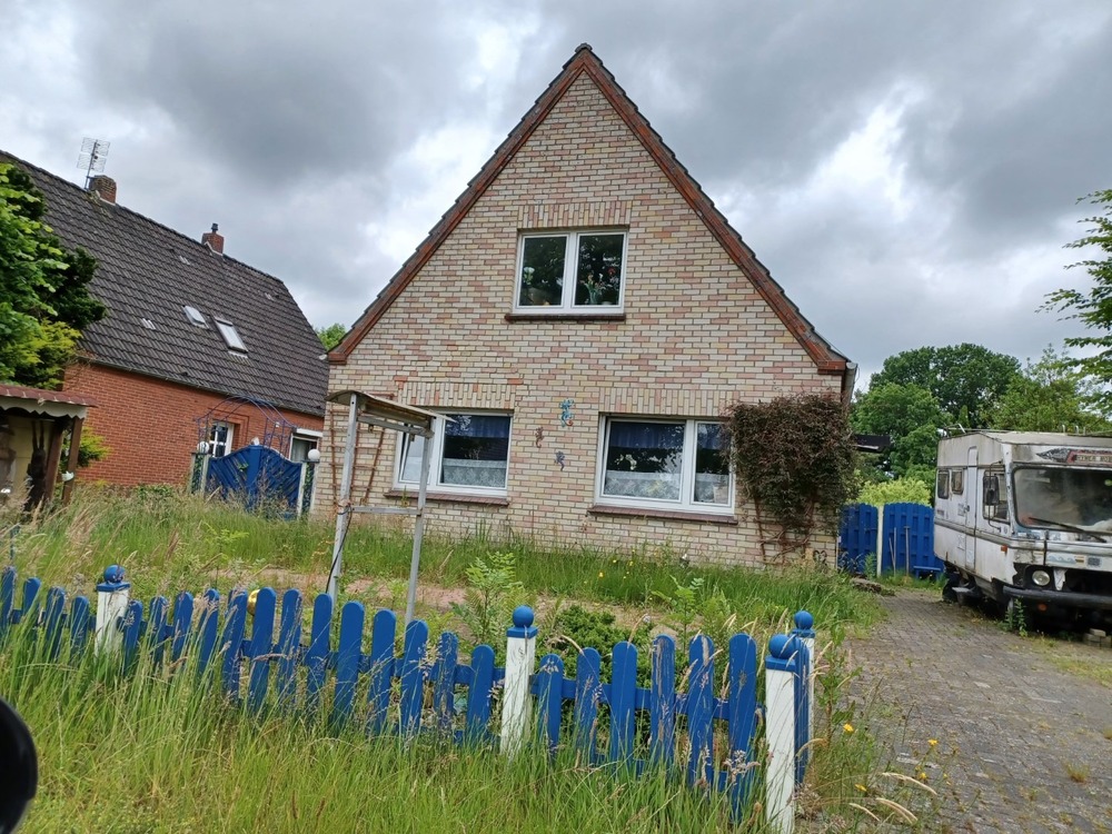 Thumbnail-Zwangsversteigerung: großes Grundstück mit Einfamilienhaus und Nebengebäuden