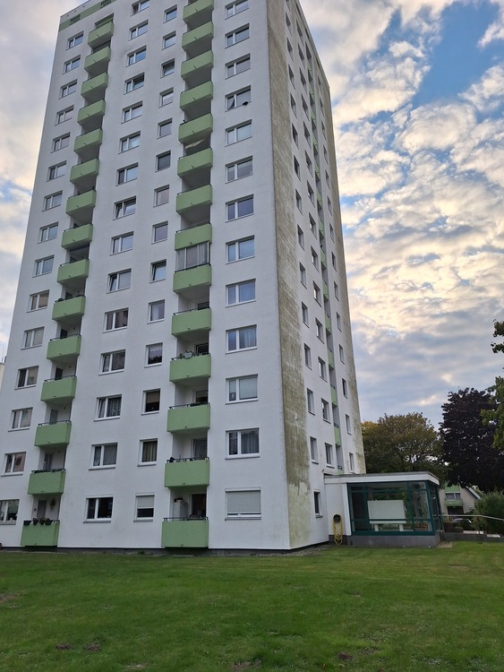 Thumbnail-Gemütliche Wohnung in der 4. Etage; 23560 HL- Moisling