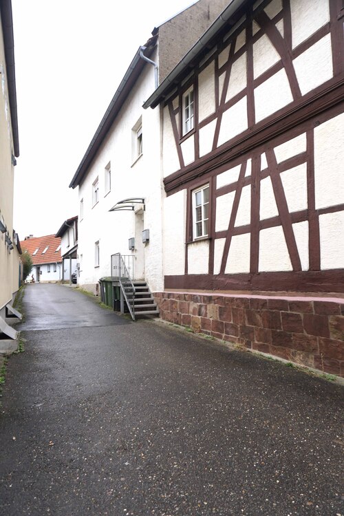 Thumbnail-~~ VERMIETETE ETAGENWOHNUNG IN ZWEITER BAUREIHE IN ZENTRALER LAGE ~~