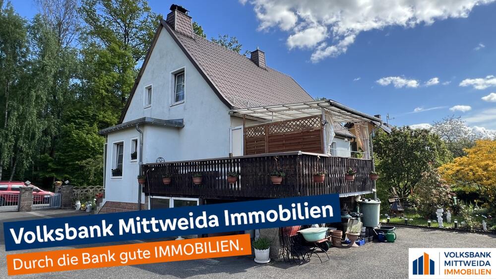 Hausansicht mit Terrasse