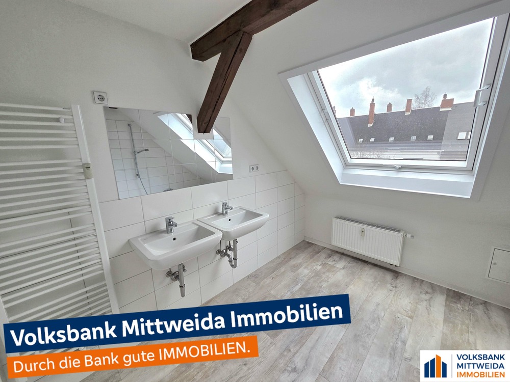 Thumbnail-Gemütliche 3-Zimmer-Dachgeschosswohnung mit Sichtbalken in Chemnitz-Hilbersdorf!
