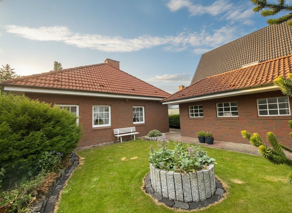 Thumbnail-Walmdachbungalow in Marne - Stilvolles Wohnen mit Gartenblick und Wintergarten!