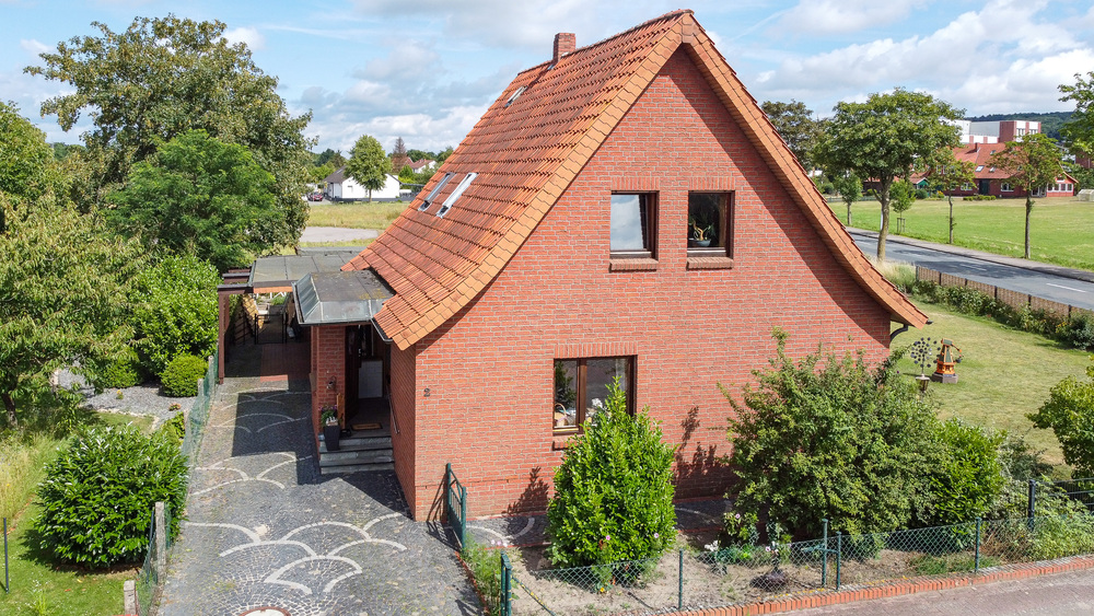 Thumbnail-Wohngenuss mit Charme - gepflegtes Ein- bis Zweifamilienhaus mit Wintergarten