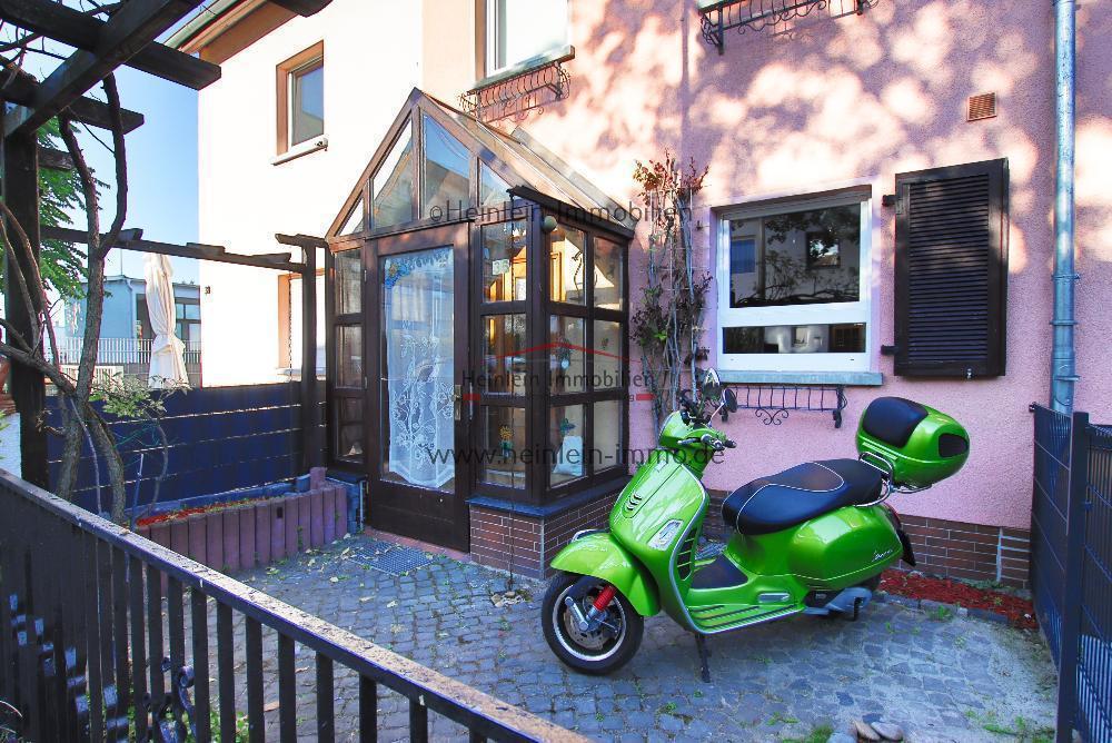 Thumbnail-Charmantes Reihenmittelhaus 5 ZKBB* tgl.Badezimmer* kleiner Garten* Gartenhütte* Frankfurt-Gallus