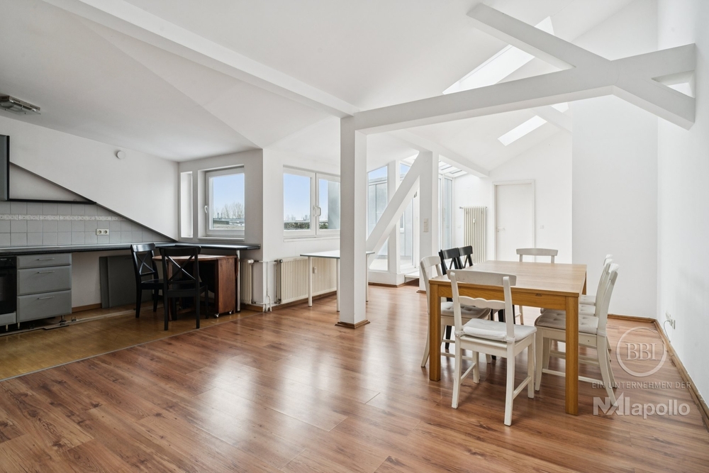 Thumbnail-MALERISCHER STEPHANSKIEZ: LICHTDURCHFLUTETES DACHGESCHOSS MIT TERRASSE IN PARKNÄHE!