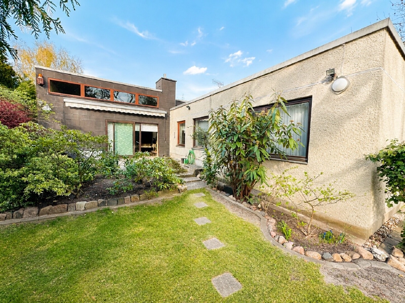 Thumbnail-Architektenbungalow mit besonderer Raumhöhe und Südwestterrasse
