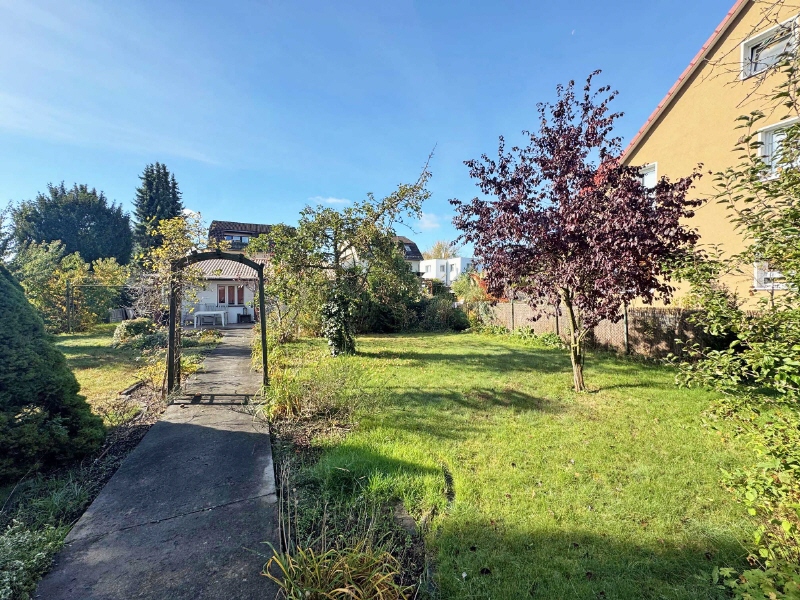 Thumbnail-Baugrundstück im beliebten Blumenviertel – ruhig, sonnig, ideal gelegen