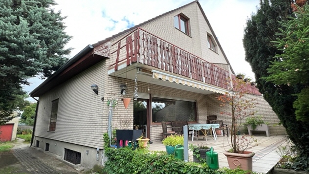 Ansicht mit Terrasse