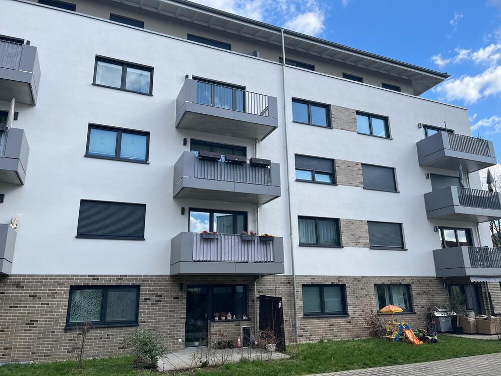 Thumbnail-Moderne 2-Zimmer-Wohnung mit Designbelag, Balkon und bodentiefer Dusche