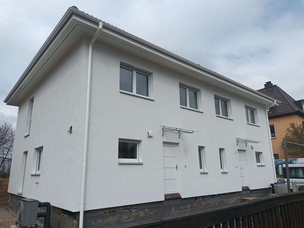 Thumbnail-Erstbezug: 4-Zi.-Wohnung in DHH mit Terrasse und eigenem Gartenanteil höchster Energiestandard