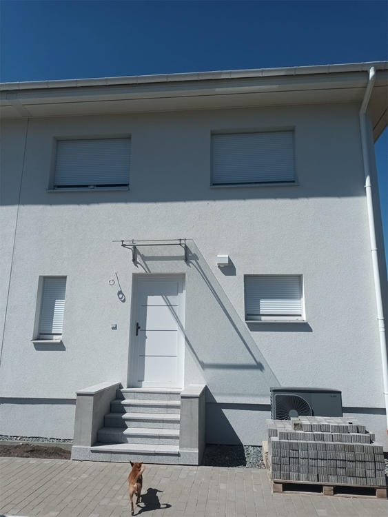 Thumbnail-Erstbezug: 4-Zi.-Wohnung in DHH mit Terrasse und eigenem Gartenanteil höchster Energiestandard